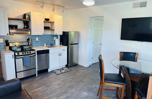 Reno Apartment | Charming Nest/Sleeps 3