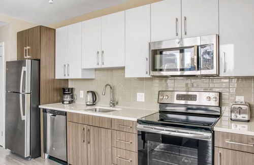 West End Apartment | Charming North Station 1BR w/Gym & W/D, near TD Garden, by Blueground
