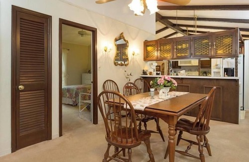 North Shores House | Charming North Shores Ranch Home: Pool, Tennis, Private Beach & Trails!