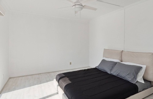 Palm Springs House | Charming Oasis, Hidden Gem In Palm Springs 2 Bedroom Townhouse by Redawning