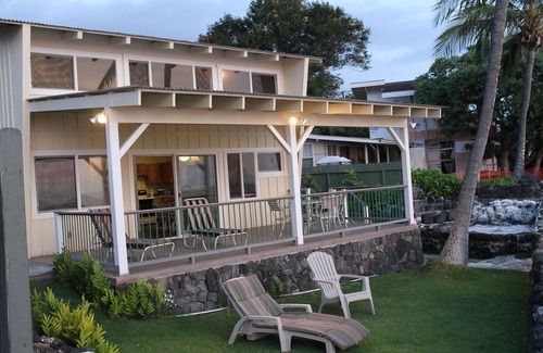 Kailua-Kona Cottage | Charming Oceanfront Cottage in Beautiful Historic Kailua-Kona Village