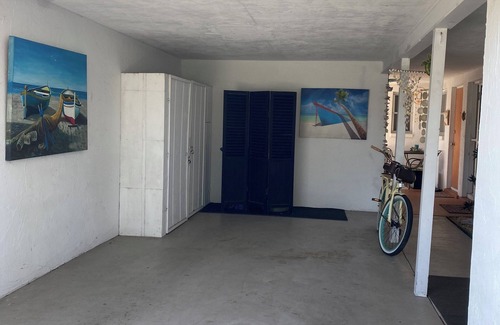 Gulf Gate Estates Villa | Charming "Old Florida" Villa - 2 miles from Siesta Key - Message BEFORE booking