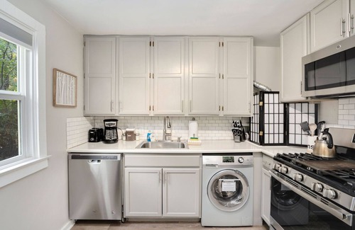 Capitol Hill House | Charming Old Town Bungalow W/Free Cruiser Bikes