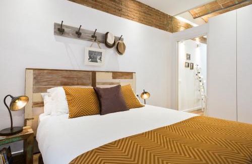 El Poble-sec Apartment | Charming Parallel