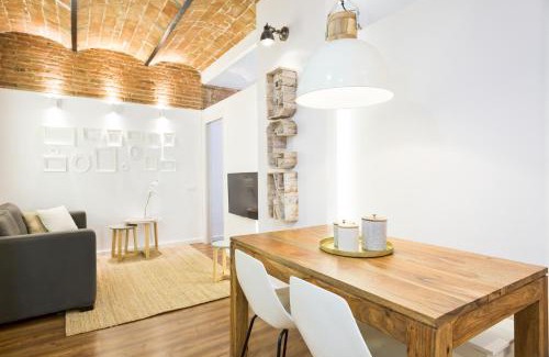 El Poble-sec Apartment | Charming Parallel