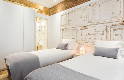 El Poble-sec Apartment | Charming Parallel