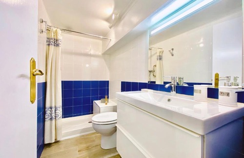Las Acacias Apartment | Charming Paseo de los Olmos