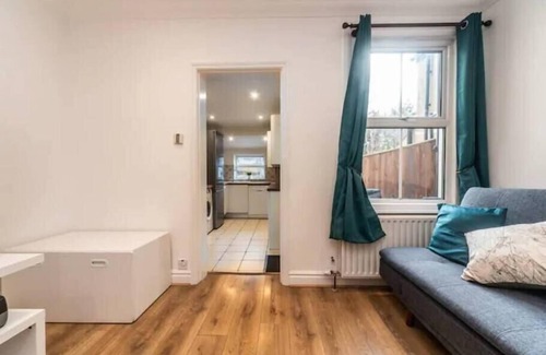 Surbiton House | Charming Period Home near Surbiton with Garden