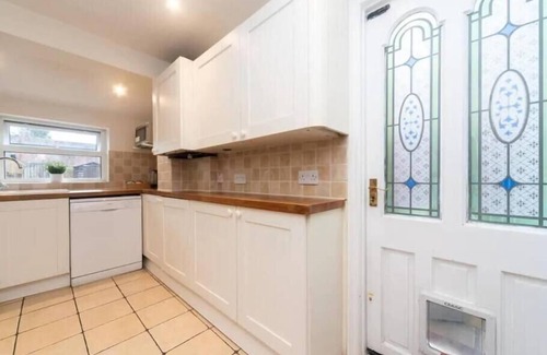 Surbiton House | Charming Period Home near Surbiton with Garden