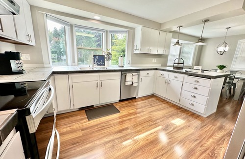 Bull Mountain House | Charming, Pet-Friendly 3BR Home, Storybook yard!