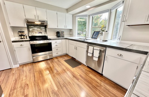 Bull Mountain House | Charming, Pet-Friendly 3BR Home, Storybook yard!