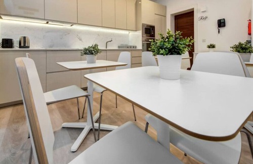 Mosta Apartment | Charming private room with Wifi in central Mosta
