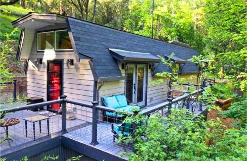 Placerville House | Charming property with 2 cabins and private creek all to yourself