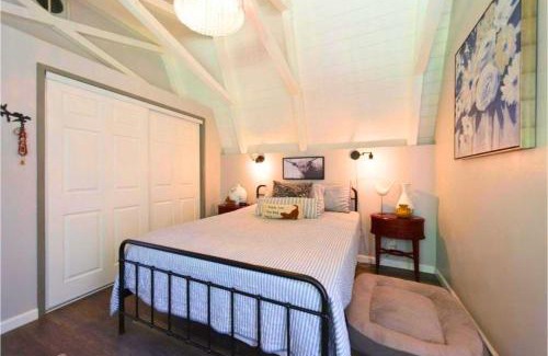 Placerville House | Charming property with 2 cabins and private creek all to yourself