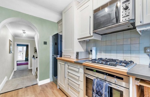 Redhill Cottage | Charming Reigate Cottage Retreat