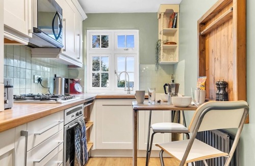 Redhill Cottage | Charming Reigate Cottage Retreat