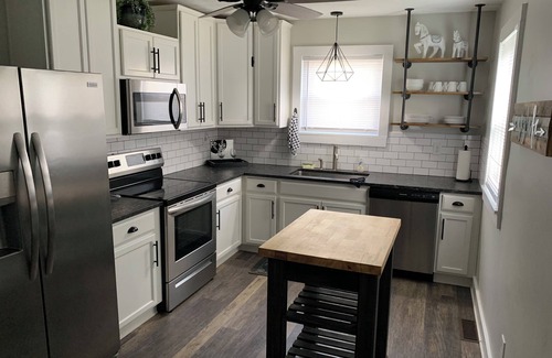 Elizabethtown House | Charming renovated 3-bedroom house walking distance to downtown Elizabethtown.