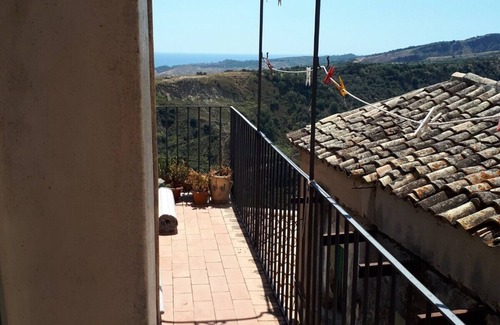 Badolato House | Charming renovated apartment in pictoresque village