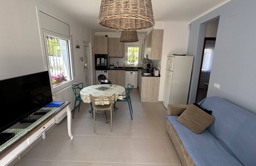 Llanca House | Charming renovated house - 4 mn walk from Grifeu beach - Very nice garden-Parking area
