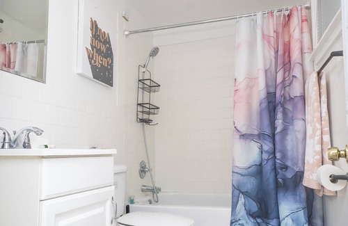 NoDa House | Charming Retreat in Dynamic Area