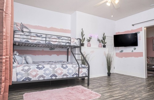 NoDa House | Charming Retreat in Dynamic Area