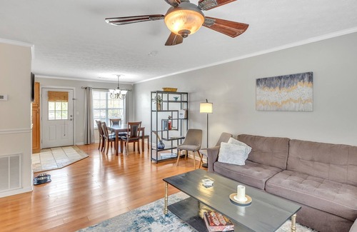 Sevierville House | Charming River Valley Hideaway 4 Bedroom Home by Redawning