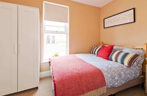 Drumcondra Apartment | Charming Riverside Apartment Near City