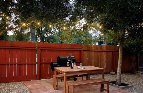 Riverside Apartment | Charming Riverside guesthouse near UCR, Downtown & plazas