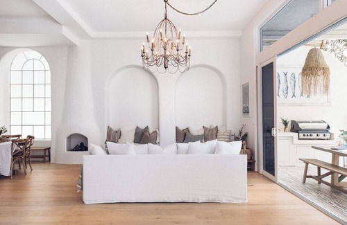 Burleigh Heads Villa | Charming Romantic Villa in Dreamy Burleigh Heads