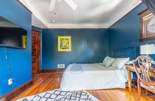 Broadway House | Charming Room in Capitol Hill - Foxglove Inn Rm 4