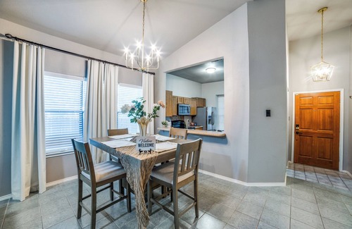 North San Antonio - SAT House | Charming Royal Casa with KING BED in North Central SA with FIRE PIT