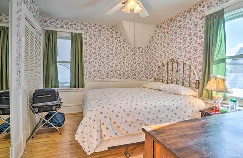 Summit - University House | Charming Saint Paul Home w/Yard, Near Downtown!