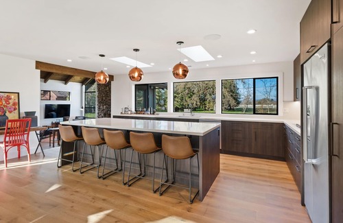 Santa Rosa House | Charming Sebastopol Flower Farm Stay