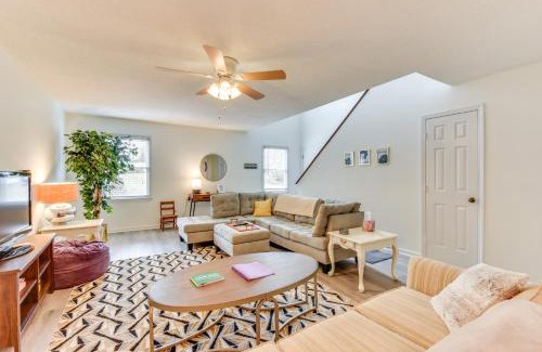 Keowee House | Charming Seneca Home - 3 Mi to Memorial Stadium!