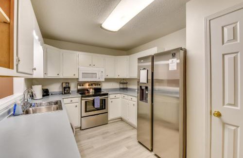 Keowee House | Charming Seneca Home - 3 Mi to Memorial Stadium!