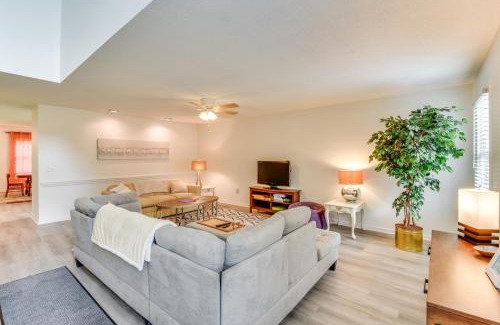 Keowee House | Charming Seneca Home - 3 Mi to Memorial Stadium!