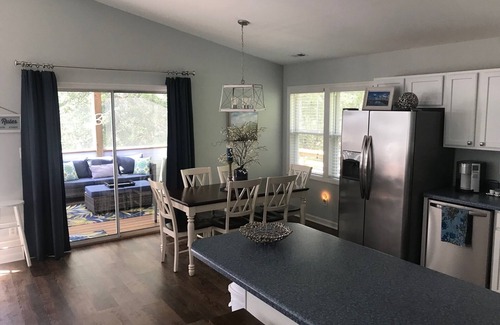 Emerald Isle Cottage | Charming Soundside Home including Golf Cart, Kayaks, Bikes & Linens-Emerald Isle