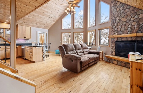 South Haven Cabin | Charming South Haven 3-bedroom Cabin with AC and WiFi