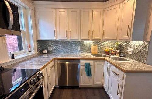 Old Louisville Apartment | Charming,Spacious Historic Old Louisville, Hotel Amenities, Near Everything