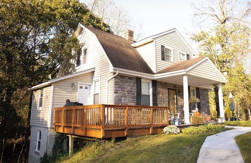 White Hall House | Charming, spacious house with large outdoor area.