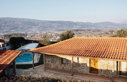 Ponte de Lima House | Charming Stone House with Pool – Quiet Escape in Ponte de Lima