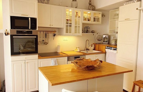 Bellegarde House | Charming stone house near Sommieres, 35 mn from the beach Swimming pool and Spa