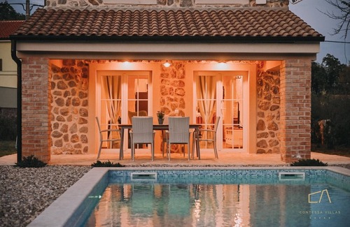 Risika Villa | Charming stone house Villa Pepina