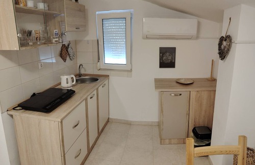 Molat House | Charming Studio apartment in the port of Molat