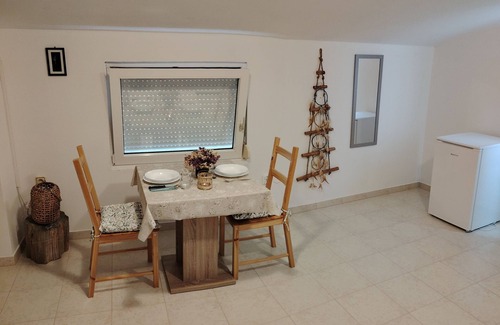 Molat House | Charming Studio apartment in the port of Molat