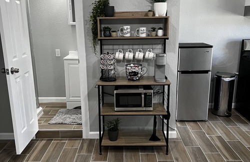 East Whittier Apartment | Charming Studio centrally located between Downtown LA & Disneyland