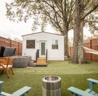 Taylors House | Charming Studio in Taylors by Brick and Home