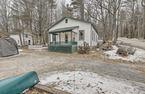 North Sutton House | Charming Sutton Cottage Walk to Lake and Farm!