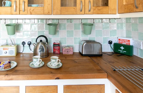 Forsbrook House | Charming terraced cottage close to Alton Towers