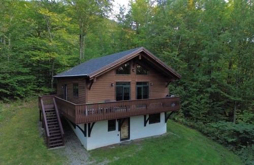 Franconia Ski Chalet | Charming, Timber framed, Mountain Chalet near Cannon Mountain - Whole house AC!